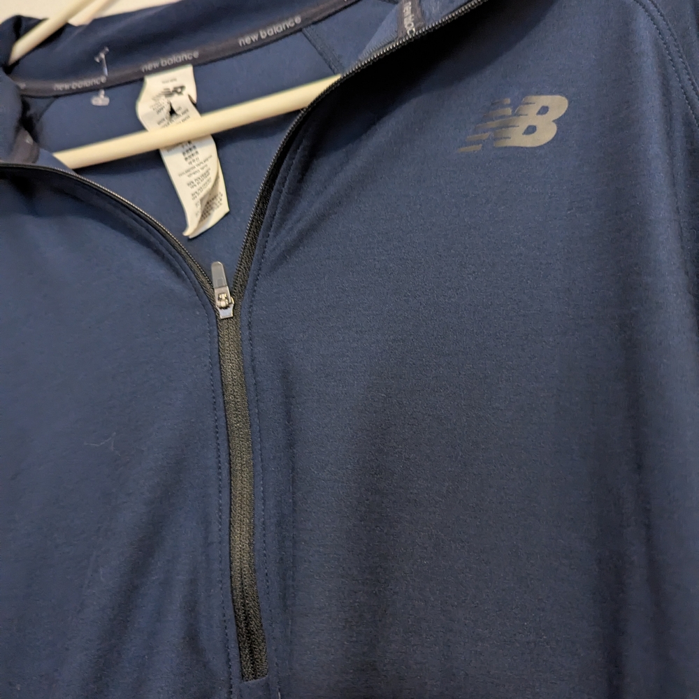 Women's New Balance Navy Blue Pull Over LG